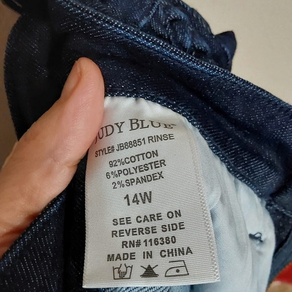 Judy Blue Cropped Wide-Leg Jeans - Picture 8 of 8